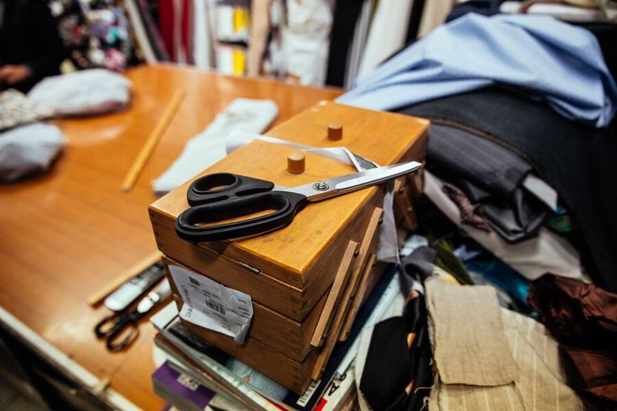 Milan: Private Fashion Tour - Cavalli e Nastri and Armani, browsing with a guide’s eye