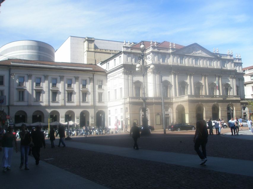 Milan: Private or Shared Essential Walking Tour - A 2-hour Milan Essentials walk, built around the icons