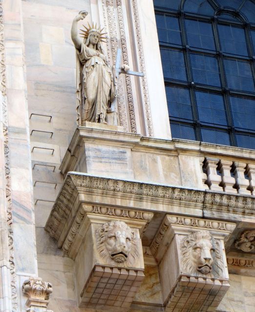 Milan: Private or Shared Essential Walking Tour - Practical tips that make your 2 hours smoother