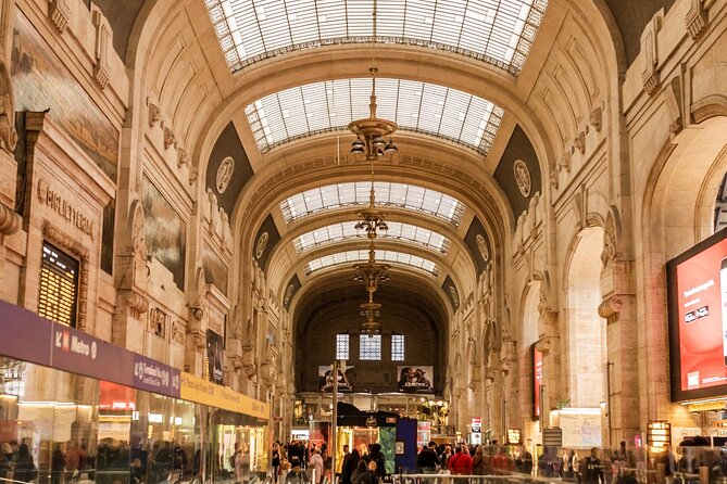 Milan Private Tour: Highlights & Hidden Gems with a Local - Meeting at Piazza Mercanti and how hotel pickup actually works