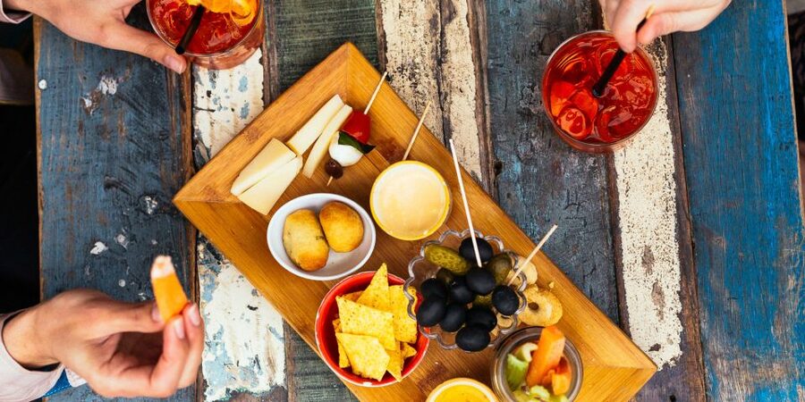 Milan: Private Tour with Drinks & Bites in Centro Storico - Meeting at the Statue of Constantine, Then Getting a Smart Route on Foot