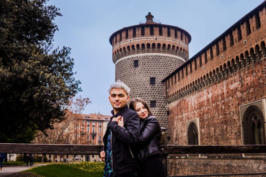 Milan: Professional Photoshoot Outside Sforza Castle - Key points to know before you go