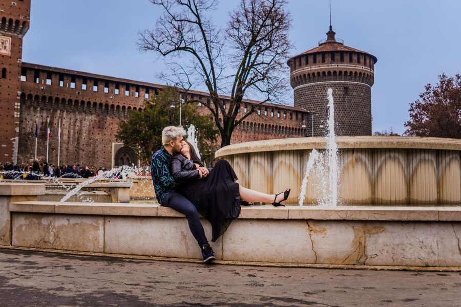 Milan: Professional Photoshoot Outside Sforza Castle - What the 15 to 45 minute shoot actually feels like
