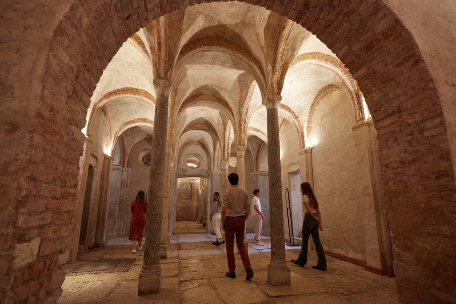 Milan: San Sepolcro Crypt Skip-the-Line Entry Ticket - Descending Into an Underground Milan Forum Church