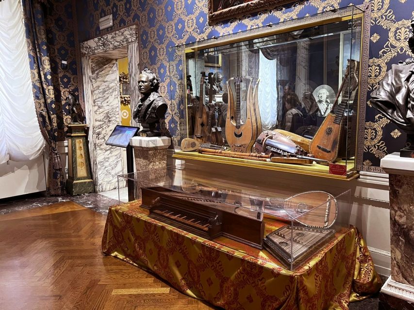 Milan: Scala Theater and Duomo Cathedral Guided Tour - Two Icons, One Walk: La Scala and the Duomo in 2 Hours