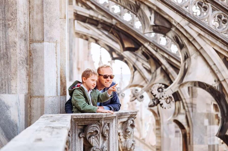 Milan Small Group: Duomo & Rooftop, Castle, Gelato Tasting - Where the tour starts in Galleria Vittorio Emanuele II