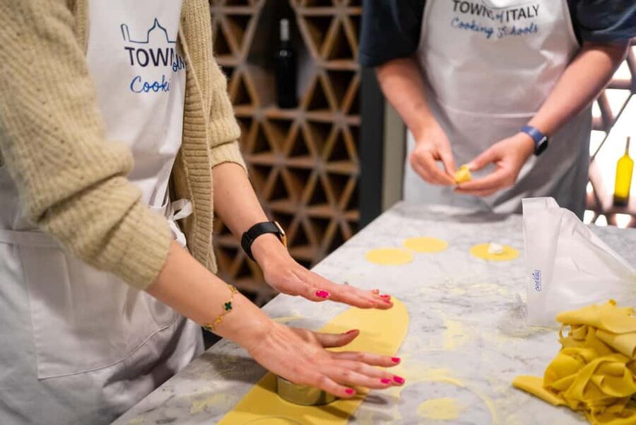 Milan: Small-group Pasta & Gelato Class with Unlimited Wine - Small-group feel and chef personalities that keep you moving