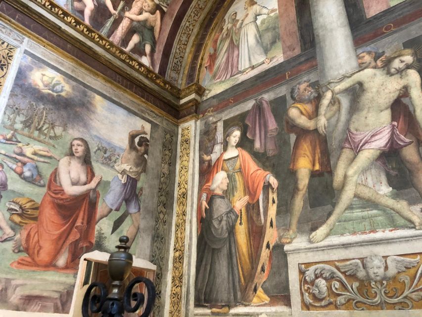 Milan: Small Group Walking Tour with Last Supper Access - Piazza degli Affari and the strange mix that makes Milan Milan