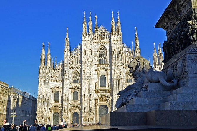 Milan Super Saver: Skip-the-line Duomo and Rooftop Tour - Stop 1: Piazza del Duomo warm-up, then straight into the big moments