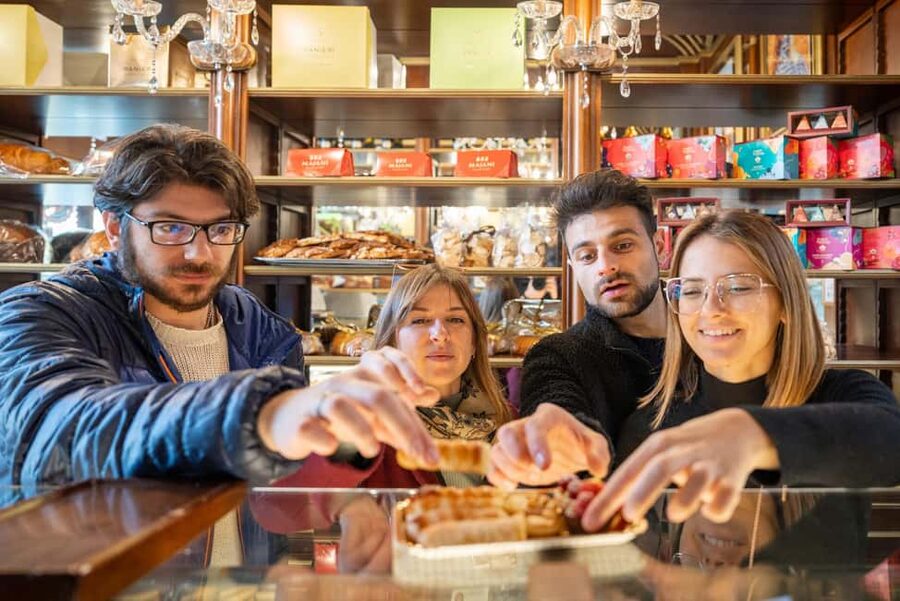 Milan: Sweet Delights Patisserie Tour - A sweet-city walk from Turati to the Duomo
