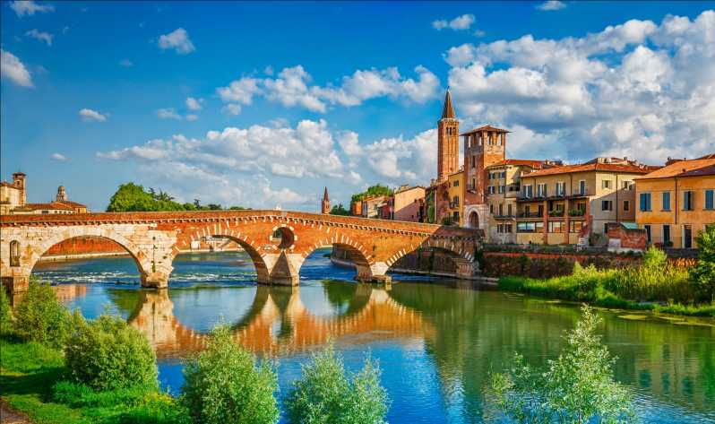 Milan: Verona Day Tour with a Lake Garda Cruise to Sirmione - Verona walking tour: Arena di Verona and Juliet’s balcony without feeling frantic