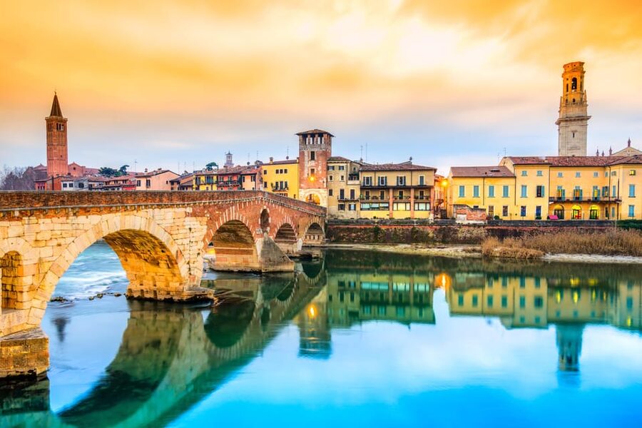 Milan: Verona Day Tour with a Lake Garda Cruise to Sirmione - Lake Garda private boat cruise: Desenzano to Sirmione by water