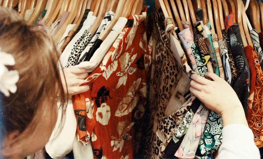 Milan: Vintage Shopping Tour - Meeting at Pasticceria Viscontea, Then a Proper Shopping Start