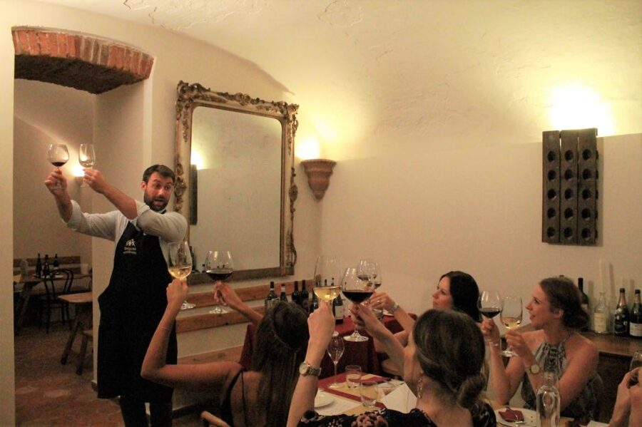 Milan: Wine Tasting Experience in the City Centre - What to expect when you arrive: the vibe and the pacing