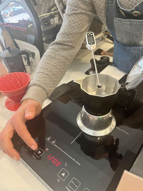 Milano: Degustazione caffè di qualità dalla moka al filtro - Chemex: aromatic clarity from a brewer you can spot instantly