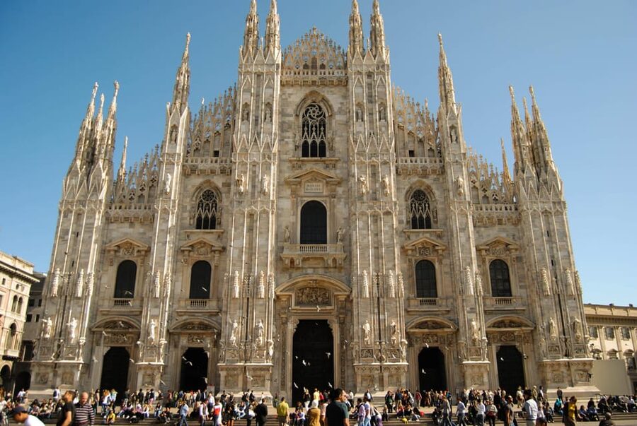 Milano: Highlights Private Tour, Duomo, Castle & Gelato - Milan Duomo highlights: Madonnina and the Statue of Liberty