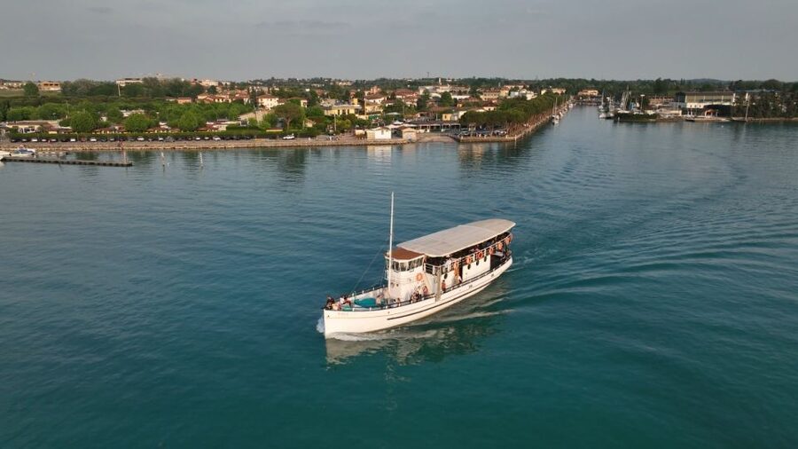 Peschiera: Afternoon Boat Trip to Sirmione with Swim Stop - The 2-hour cruise rhythm on Lake Garda