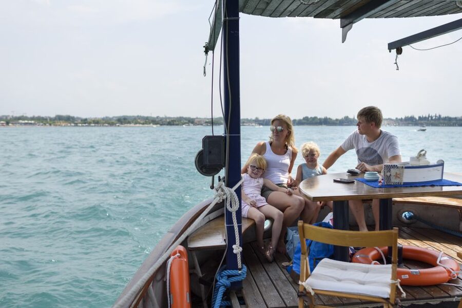 Peschiera: Half-Day Lake Garda Cruise with Lunch - Lunch on Board: Pasta, a Glass of Wine, and No-Drama Dining