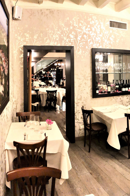 Piedmontese dinner in Milan all included - Wine pairings: Nebbiolo doc from Langhe, water and coffee included