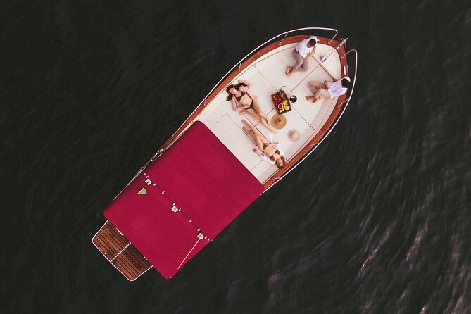 Private Boat Tour on Italian Gozzo on Lake Como - Punta Spartivento: The Lake’s Geography Lesson From the Water