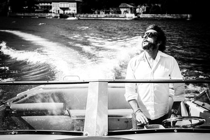 Private Boat Tour with Open Bar Lake Como 7 Pax - Stop 1: Como waterfront and the feeling of starting on Lake Como