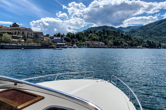 Private guided speedboat cruise on Lake Como from 1H to 4H - Villa del Balbiano and the “you are looking at that building” feeling