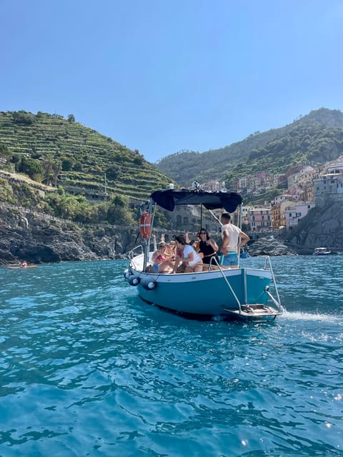Riomaggiore: Guided Boat Tour around Cinque Terre - Vernazza and Monterosso: final photo stops that reward your camera habits