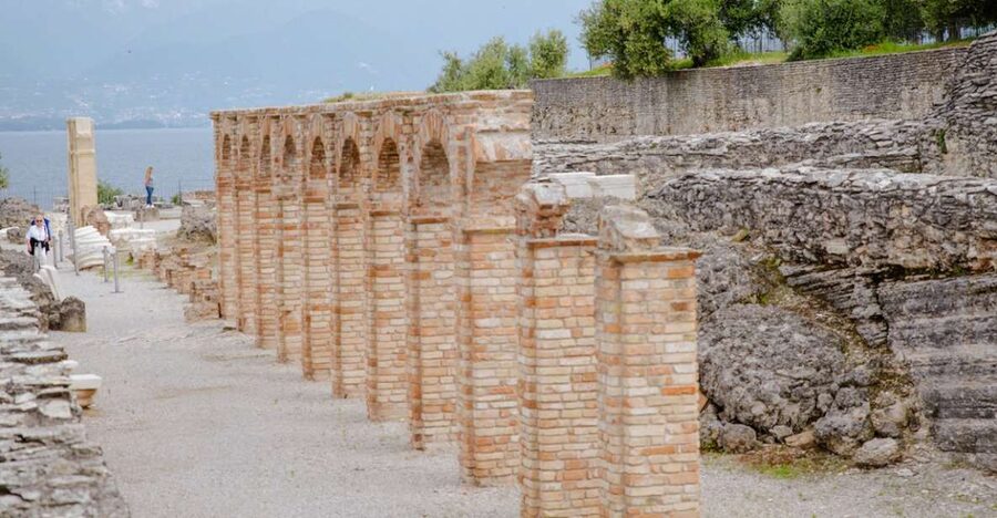 Sirmione: Grotte di Catullo Archeological Tour - The Lake Garda Views: Why the Peninsula Tip Matters