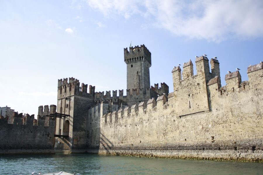 Sirmione: Scenic Afternoon Boat Cruise with Prosecco & Snack - Who should book this cruise, and who might skip it