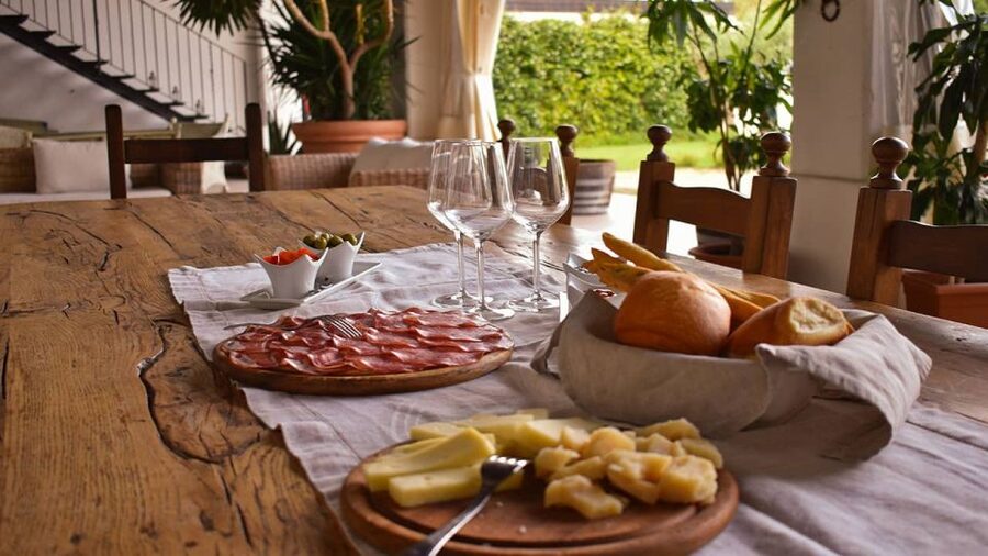 Sirmione: Vineyard Tour with Lugana Wines and Local Tastings - Local pairings: cheeses, salami, jam, bruschetta, and Garda olive oil