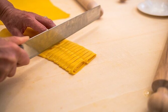 Small group Pasta and Tiramisu class in Como - Pacing a 3-Hour Class Without Rushing You
