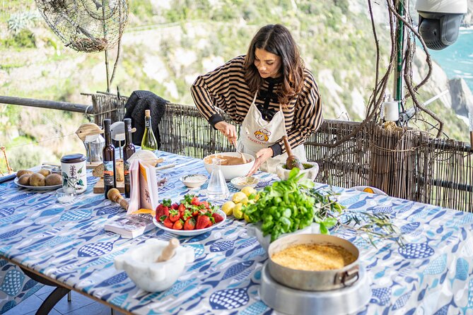 Small group Pasta and Tiramisu class in Riomaggiore - Why cooking in Riomaggiore feels different than cooking in a studio