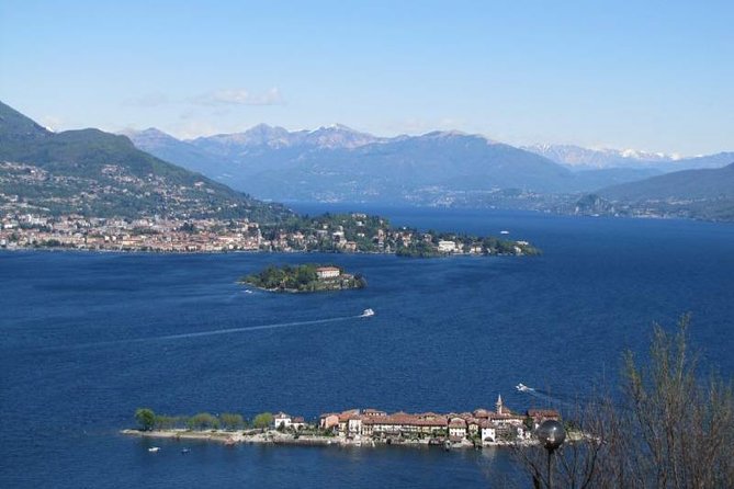 Stresa: 1-Day 3 Borromean Islands Hop-On Hop-Off Boat Tour - Timing, Crowds, and Finding the Right Boat at the Dock