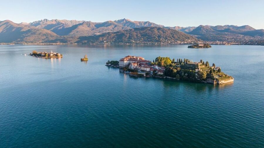 Stresa: Isola Madre and Isola Bella Hop-On Hop-Off Boat Tour - The middle island stop, Isola dei Pescatori and a quick reality check