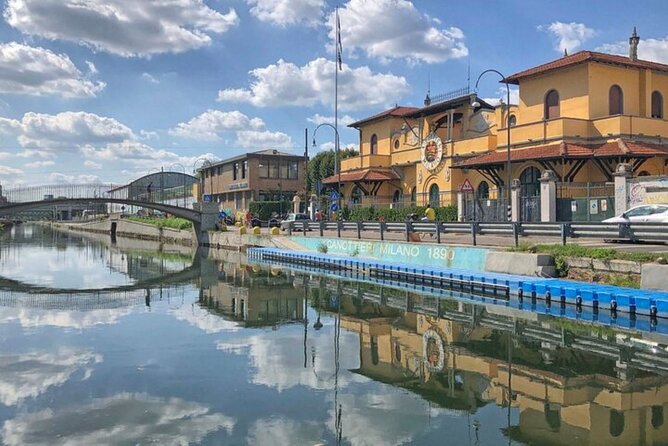 Sunset Navigli Boat Tour in Milan with Optional Aperitivo - Alzaia Naviglio Grande Meeting Point and What to Expect Onboard