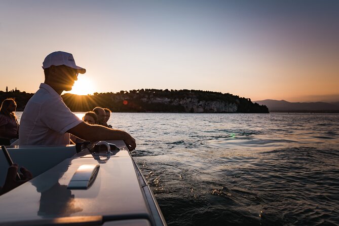 Sunset Tour in Sirmione - From boarding to the peninsula: what the route actually delivers