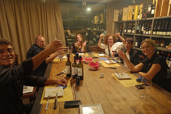 Taste of Lake Como: 4 Wines Paired with Local Cheese Charcuterie - Small group dynamics in Como city center: conversation without pressure