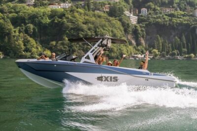 Tour aboard the iconic Bertram 31 Sedan on Lake Como