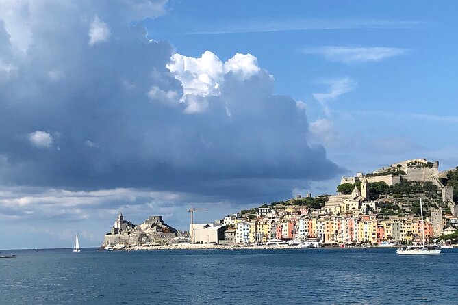Trekking an Island of Palmaria - The Village Tour and the First Hillside Push