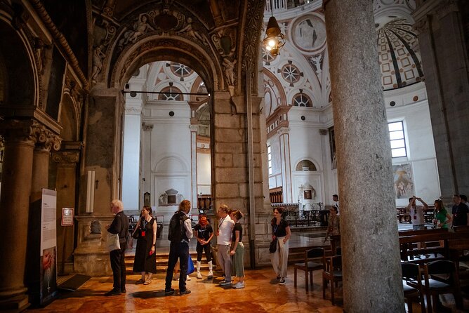 Unveil the Masterpiece: Guided Tour of Da Vinci's Last Supper - How headsets and the guide style shape what you get out of the tour