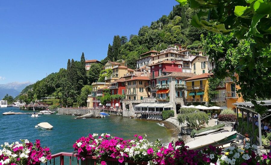 Varenna: Lake Como Premium Shared Cruise - Varenna to Lake Como, the easy way to start the day