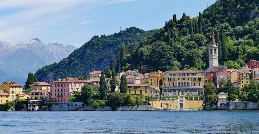 Varenna: Lake Como Premium Shared Cruise - Dock 1 meeting point, headphones, and where to stand for the best angles
