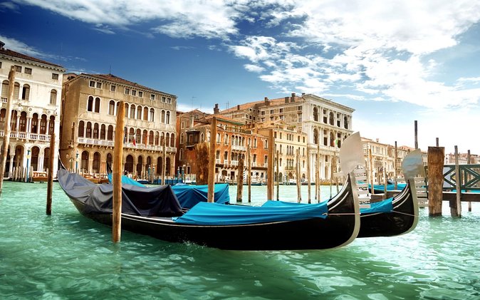 Venice Day Trip from Milan with Guided City Tour - Glass-Making Workshop Near St Mark’s Square, Practical Souvenirs and Real Craft
