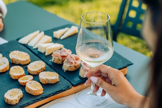 Wine and Food Tasting in the Vineyards in Lazise - Your 2-Hour Plan at Azienda Agricola Le Ginestre in Lazise